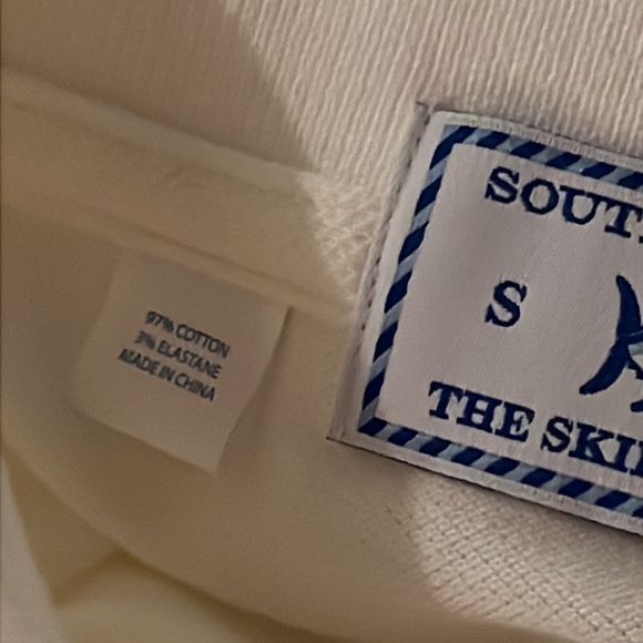 Southern Tide Men’s White Skipjack Polo w ECU Pirate Embroidery Patch, Small - Picture 9 of 9
